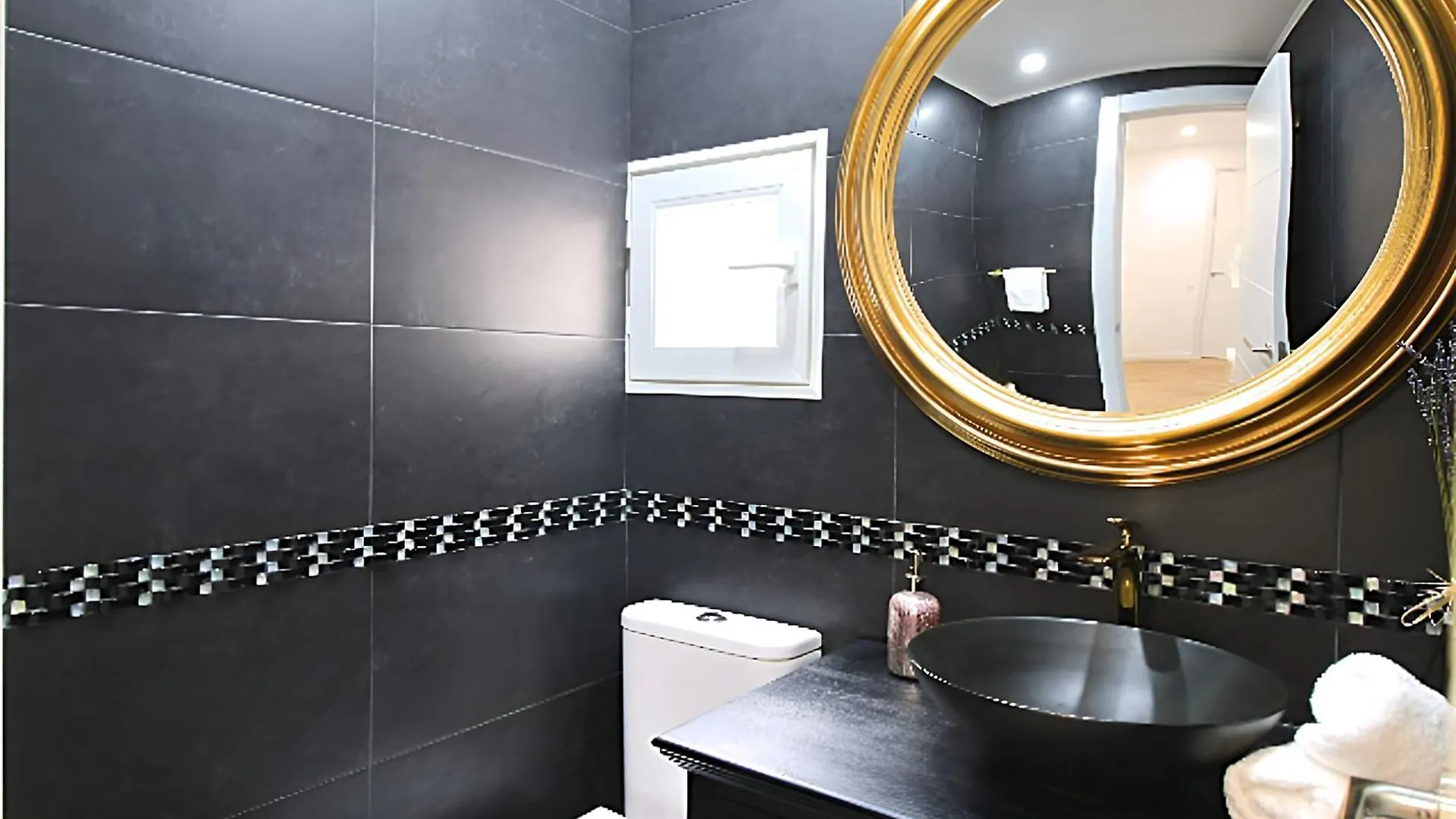 Our Penthouse With Jacuzzi Close To Paseo De Gracia Barcelona Apartament