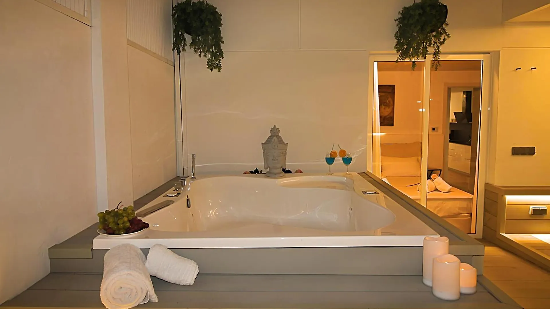 Our Penthouse With Jacuzzi Close To Paseo De Gracia Barcelona Apartament