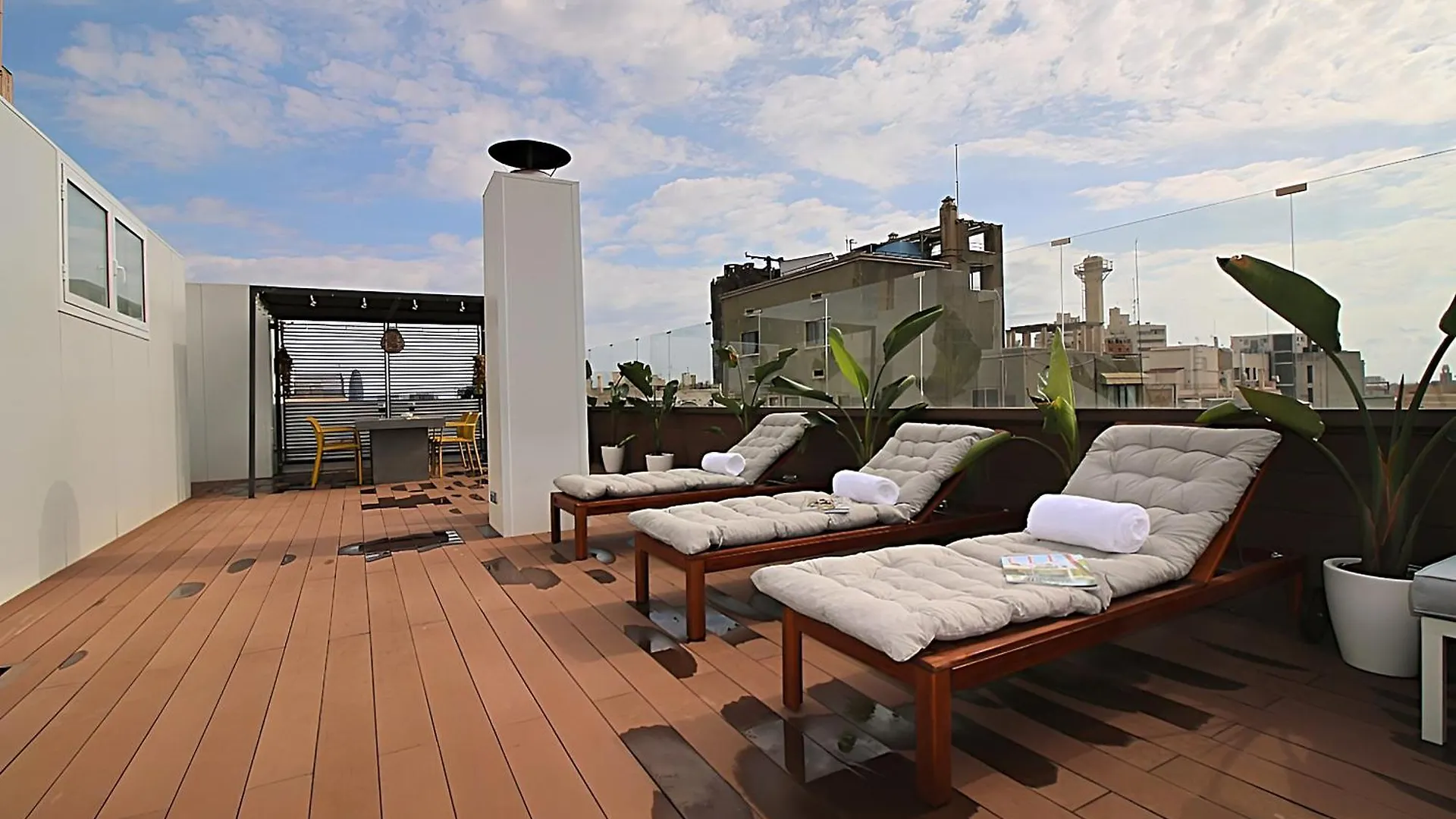 Our Penthouse With Jacuzzi Close To Paseo De Gracia Barcelona 0*,