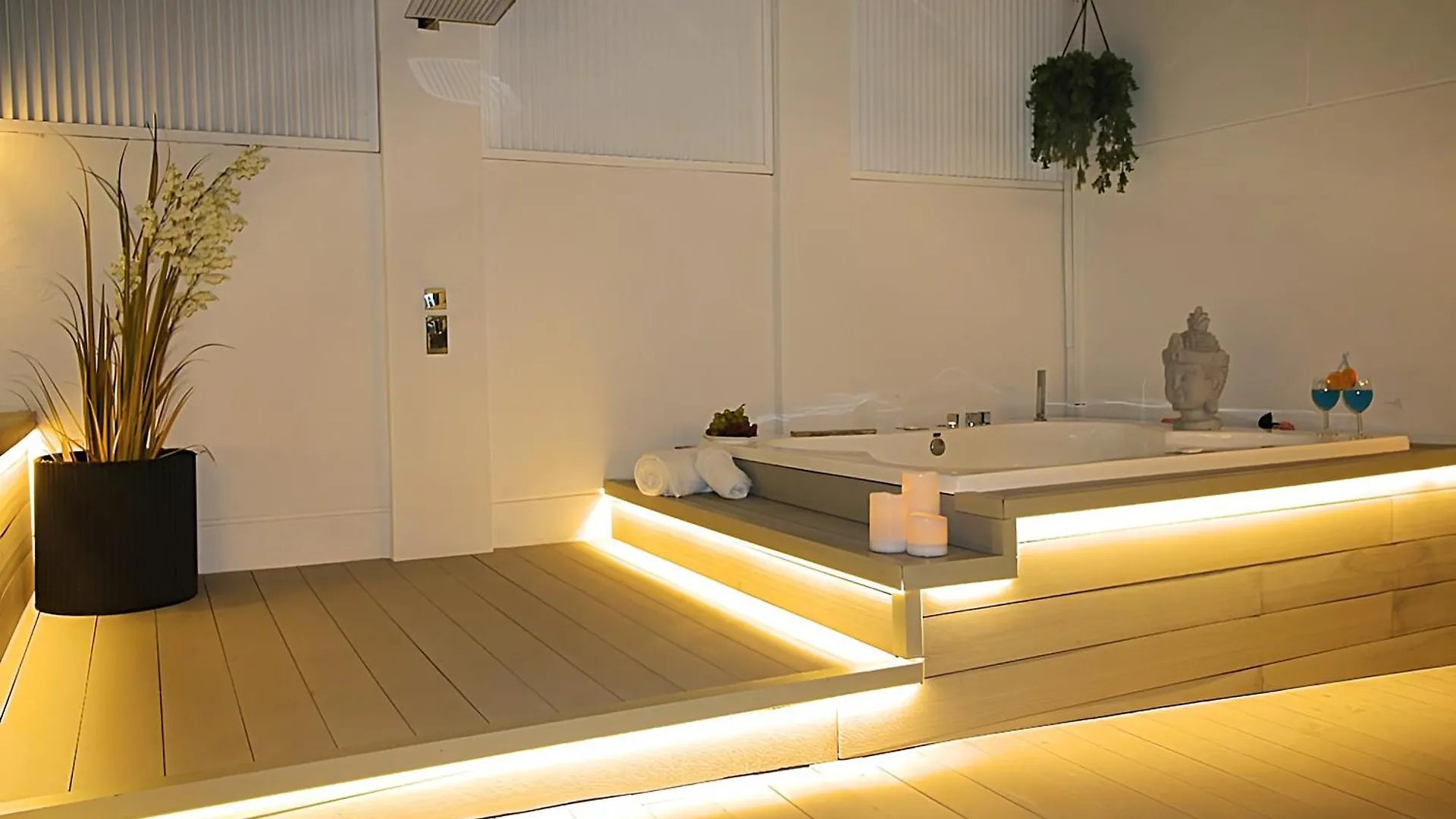 Apartament Our Penthouse With Jacuzzi Close To Paseo De Gracia Barcelona Hiszpania