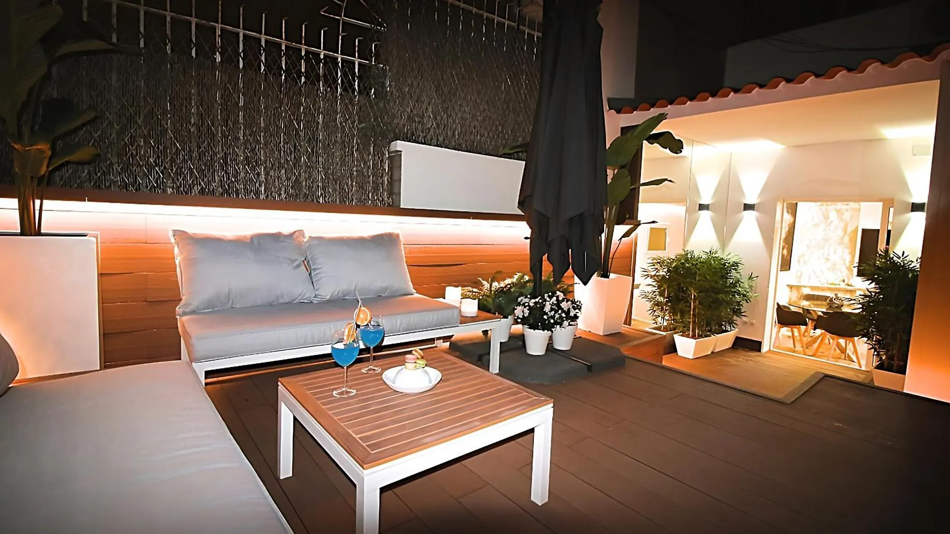 Our Penthouse With Jacuzzi Close To Paseo De Gracia Barcelona Hiszpania