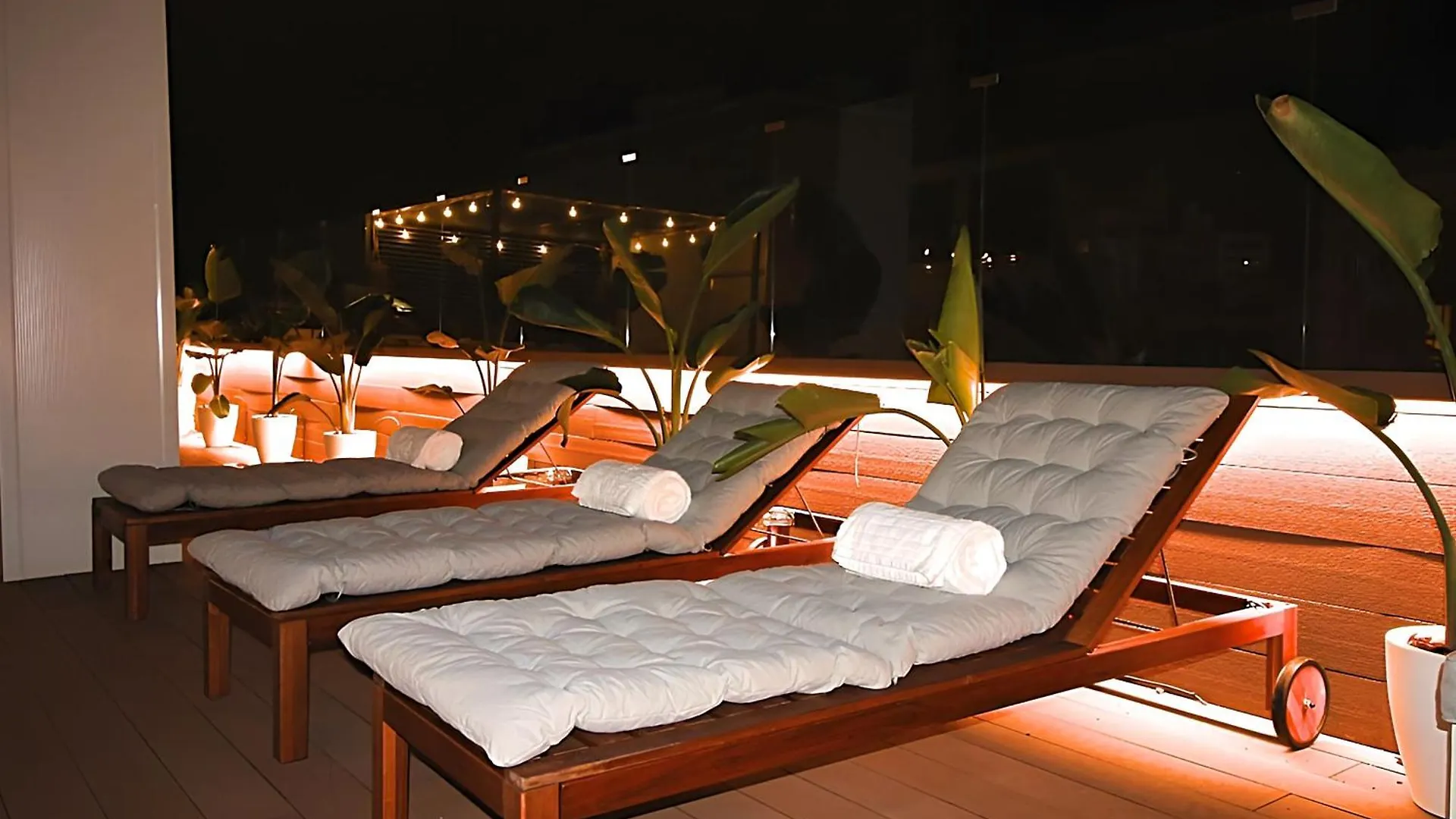 Our Penthouse With Jacuzzi Close To Paseo De Gracia Barcelona Hiszpania