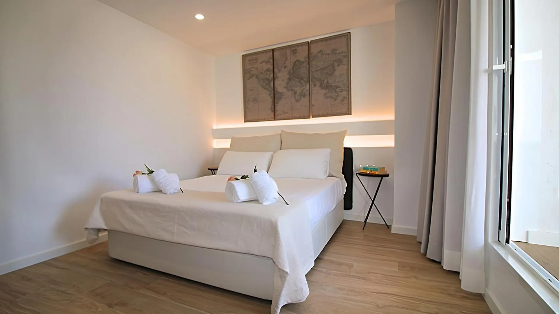 Our Penthouse With Jacuzzi Close To Paseo De Gracia Barcelona