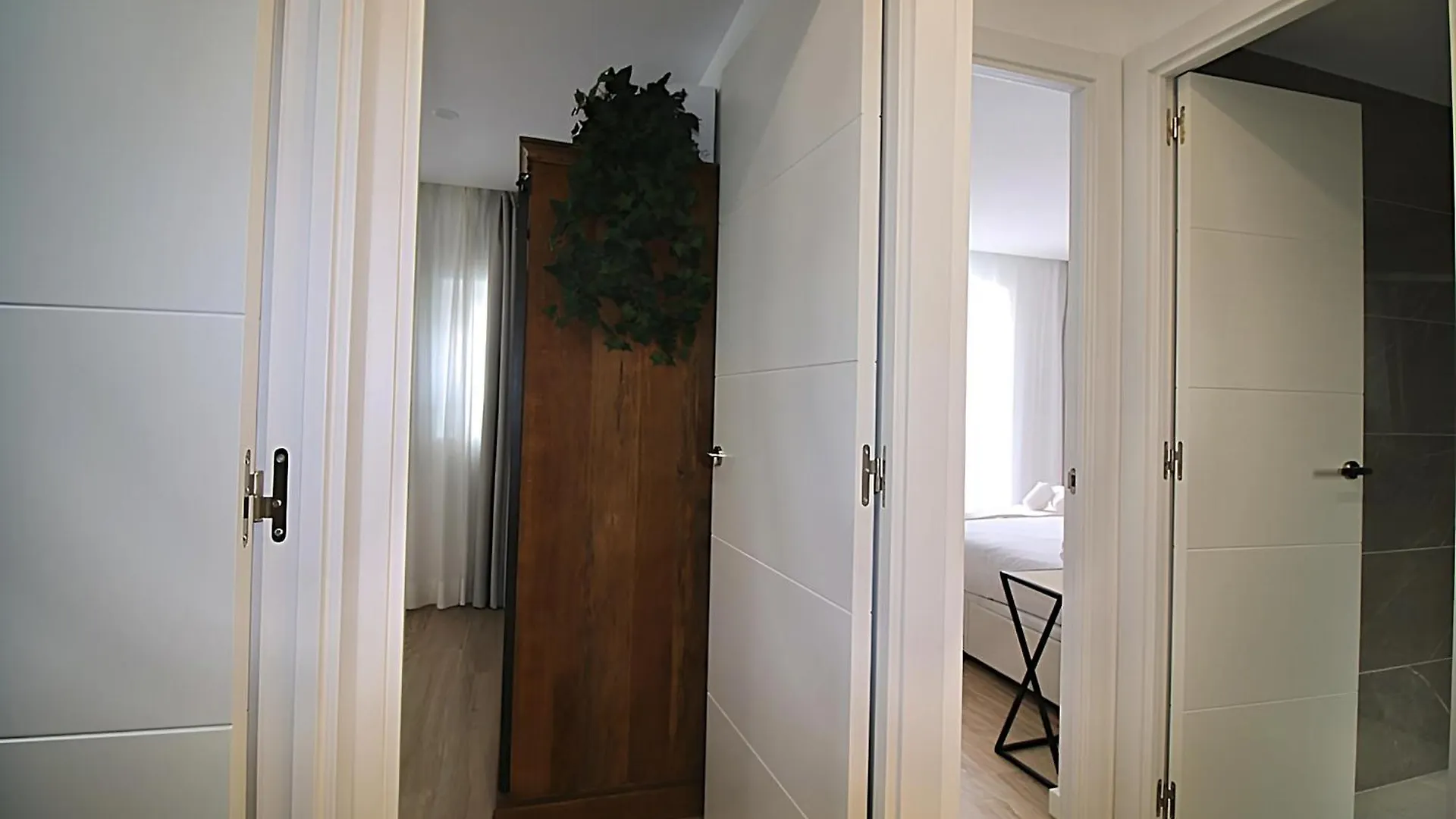 Our Penthouse With Jacuzzi Close To Paseo De Gracia Barcelona 0*,