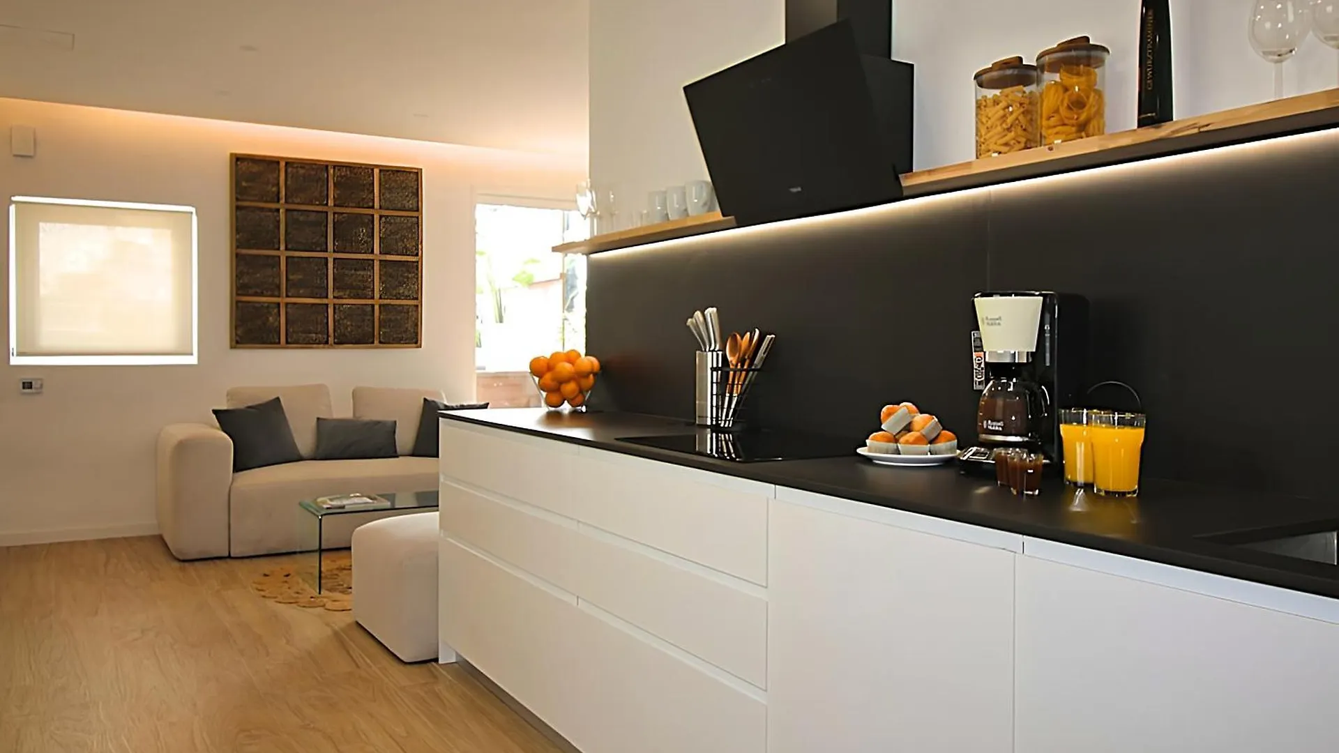 Our Penthouse With Jacuzzi Close To Paseo De Gracia Barcelona
