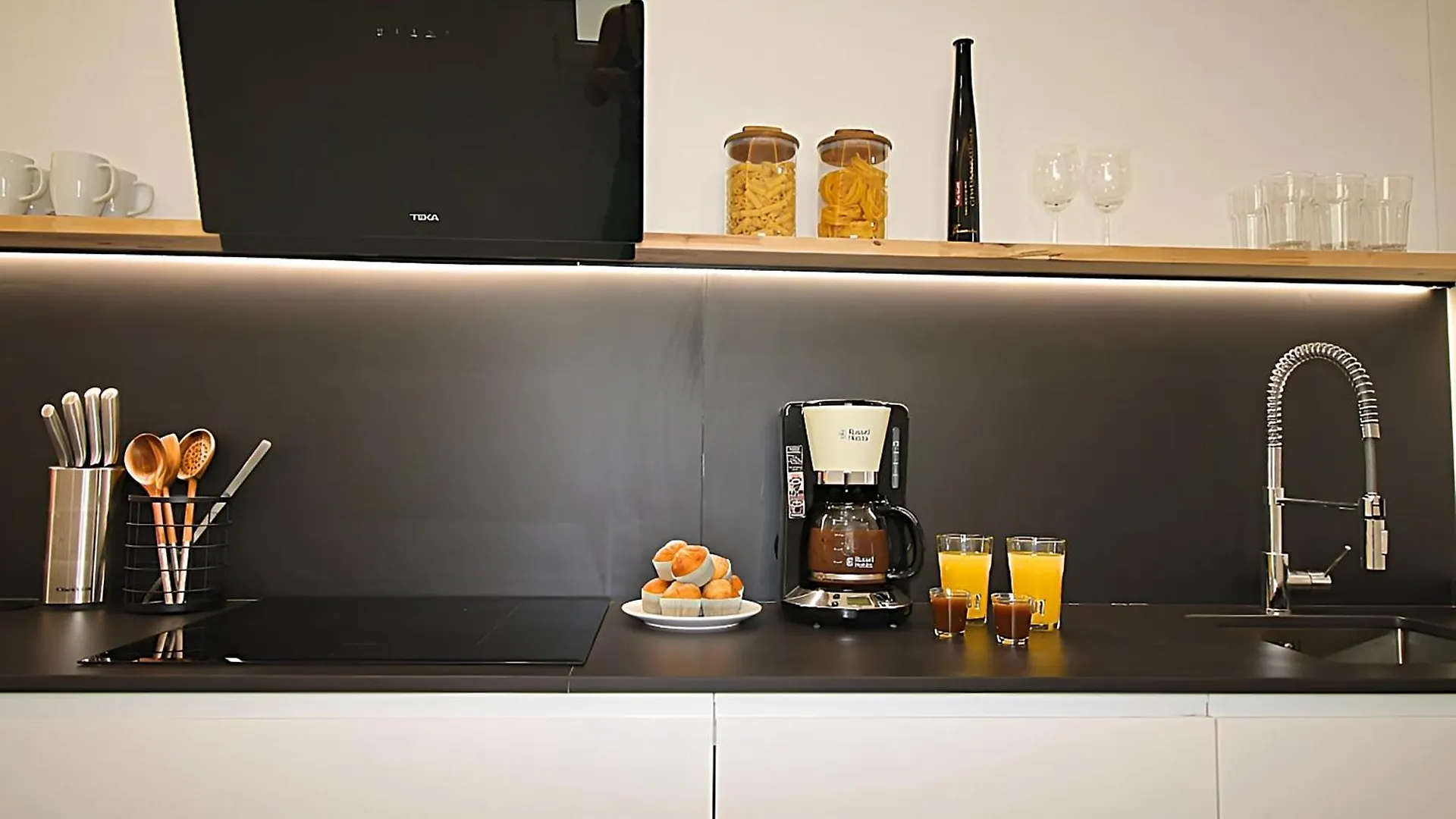 Apartament Our Penthouse With Jacuzzi Close To Paseo De Gracia Barcelona