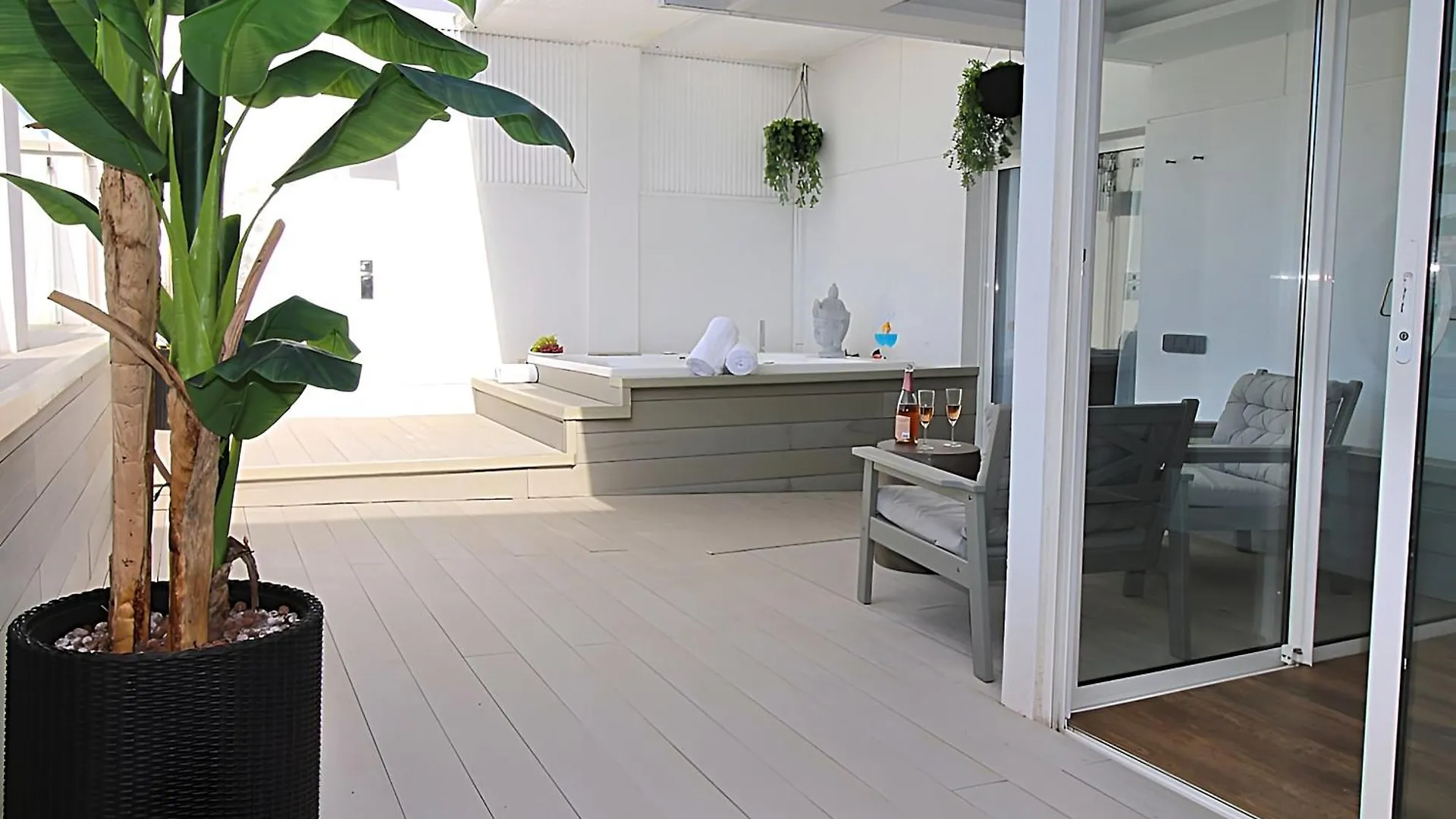 Our Penthouse With Jacuzzi Close To Paseo De Gracia Barcelona Apartament